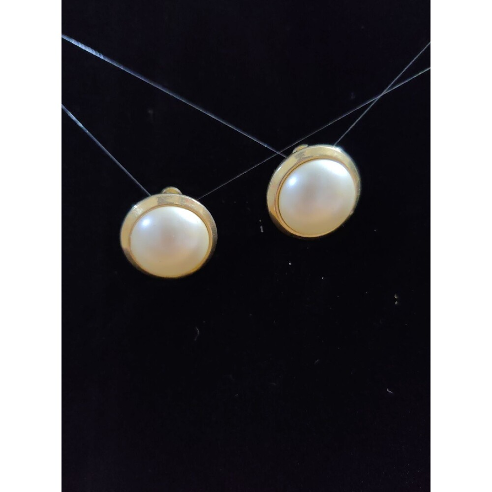 Pearl like clip on Earrings